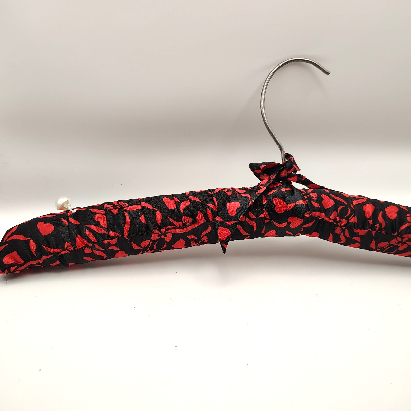 Fancy Dress Hanger Padded Silk Hearts Red And Black With Bow
