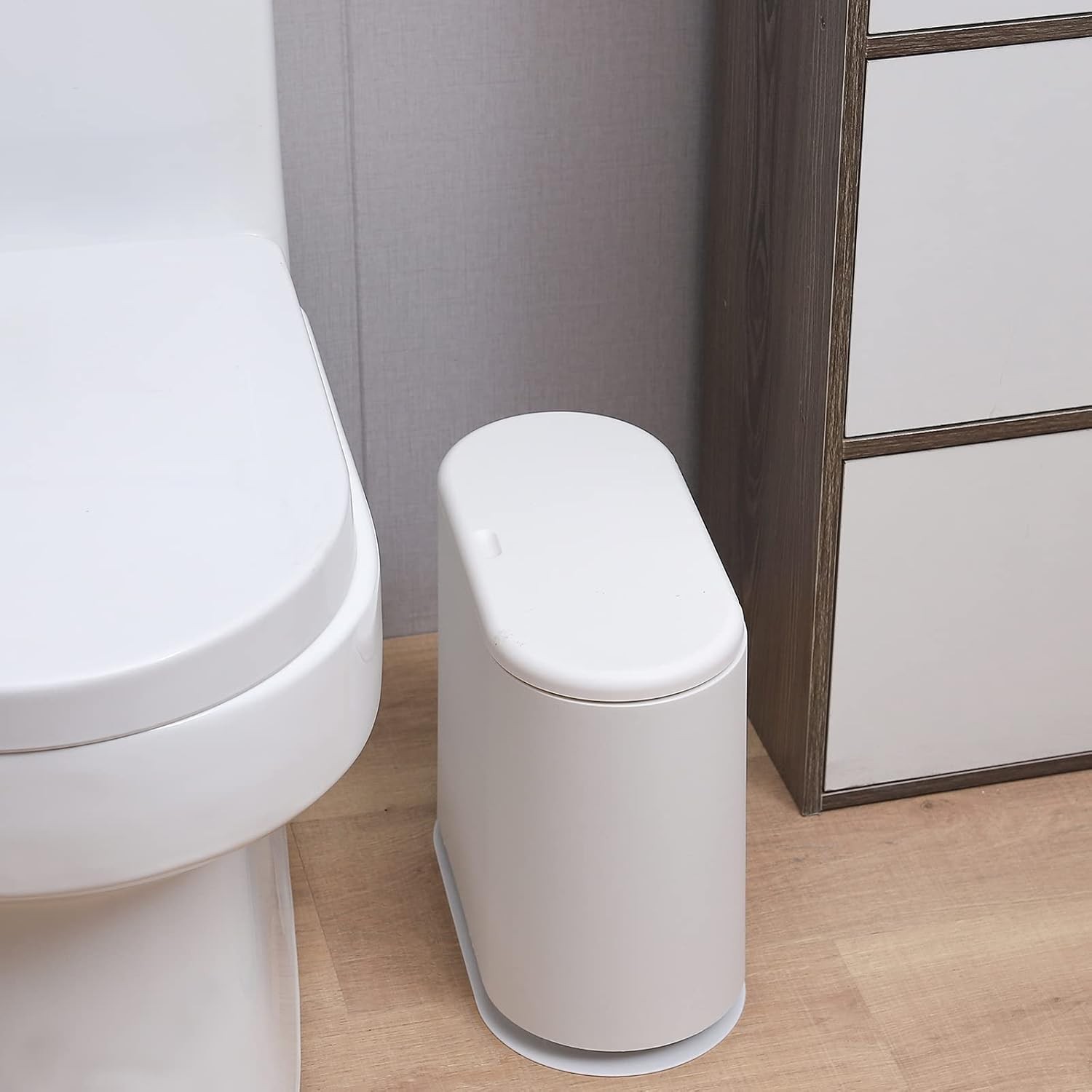 Slim Plastic Bathroom Trash Can With Lid,12L / 2.7 Gallon Pet & Dog Proof