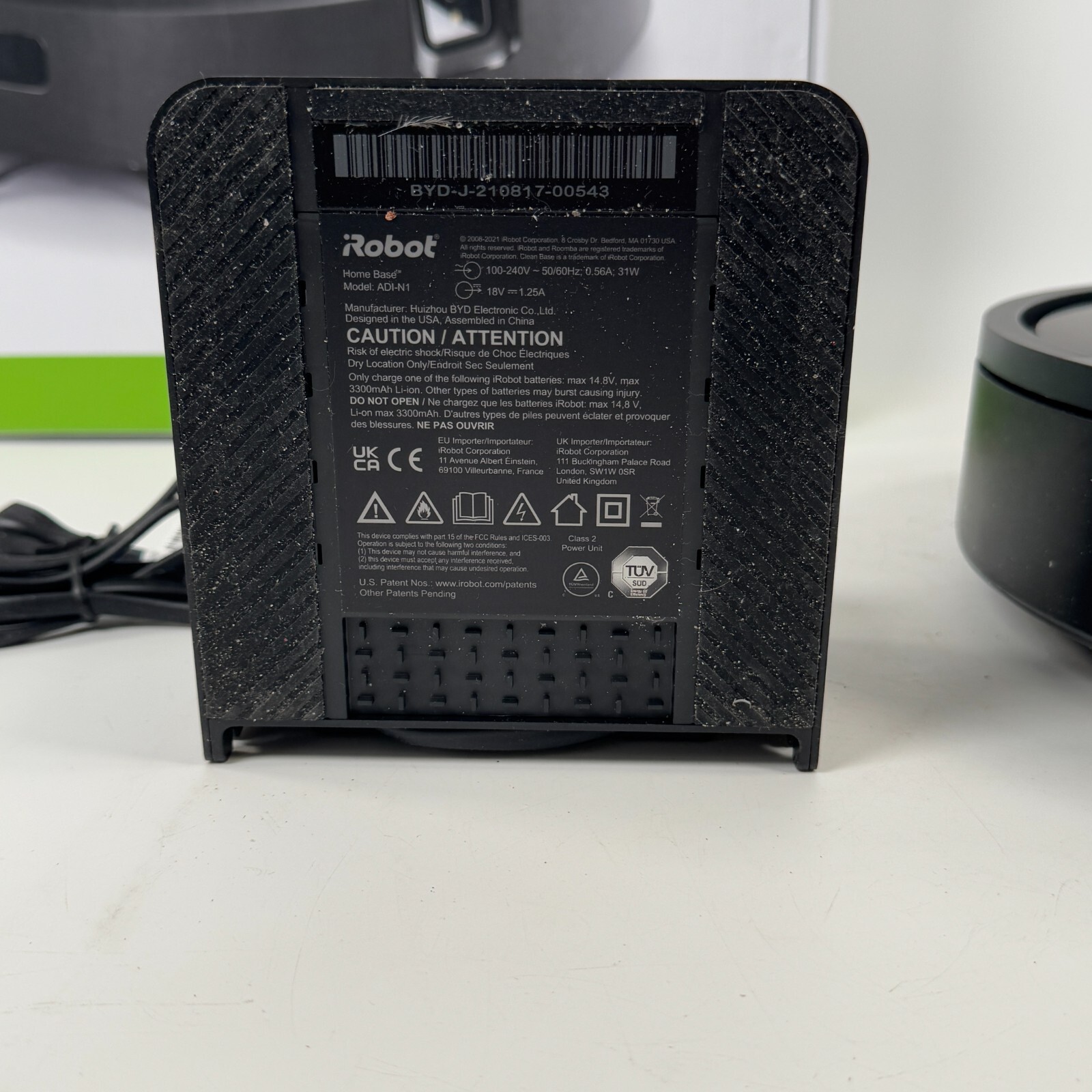 iRobot Roomba j7 Vacuum Cleaning Robot Wi-Fi Unit and Base