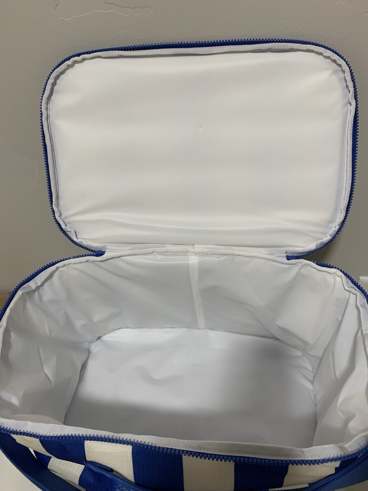 IKEA PILLERSTARR Cooling Bag, Patterned/Blue, 38x22x26 cm, 15”x 8.75”x 10.5” NEW