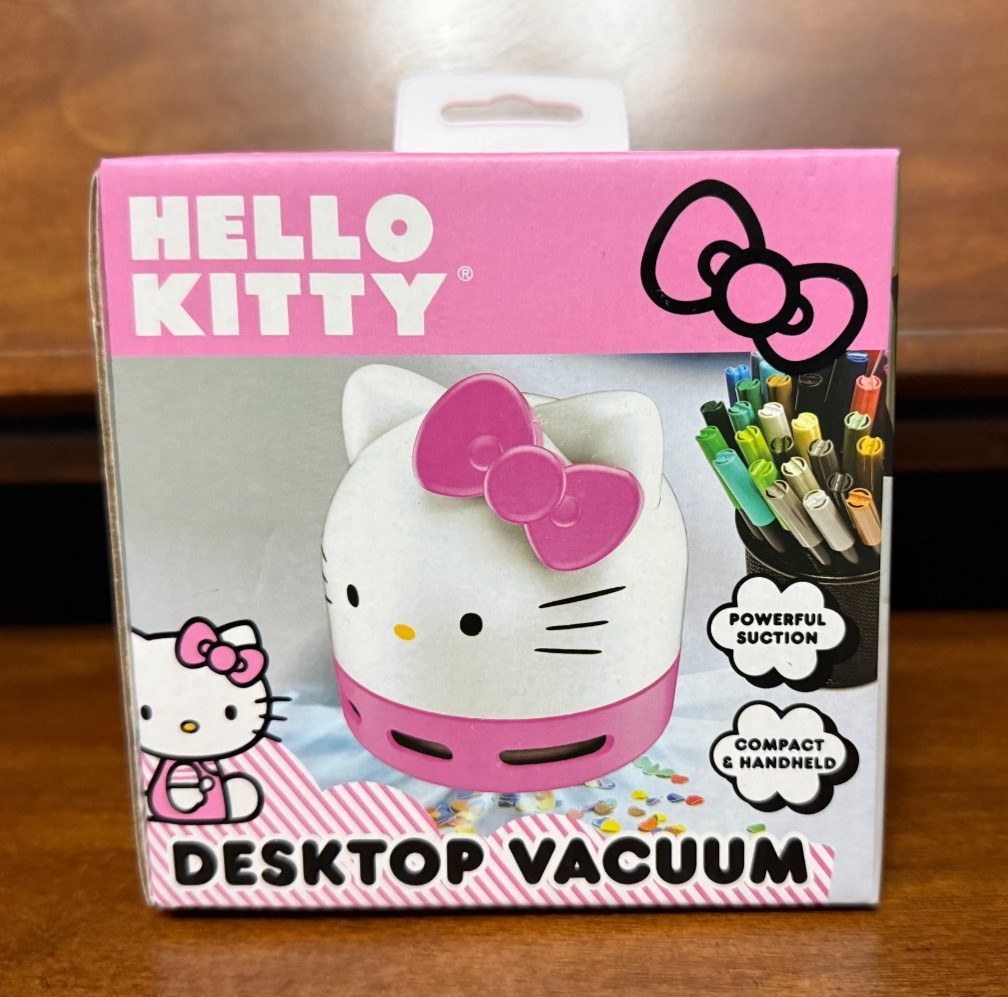 Sanrio HELLO KITTY Desktop Vacuum Battery Powered / Compact Handheld NEW IN BOX!
