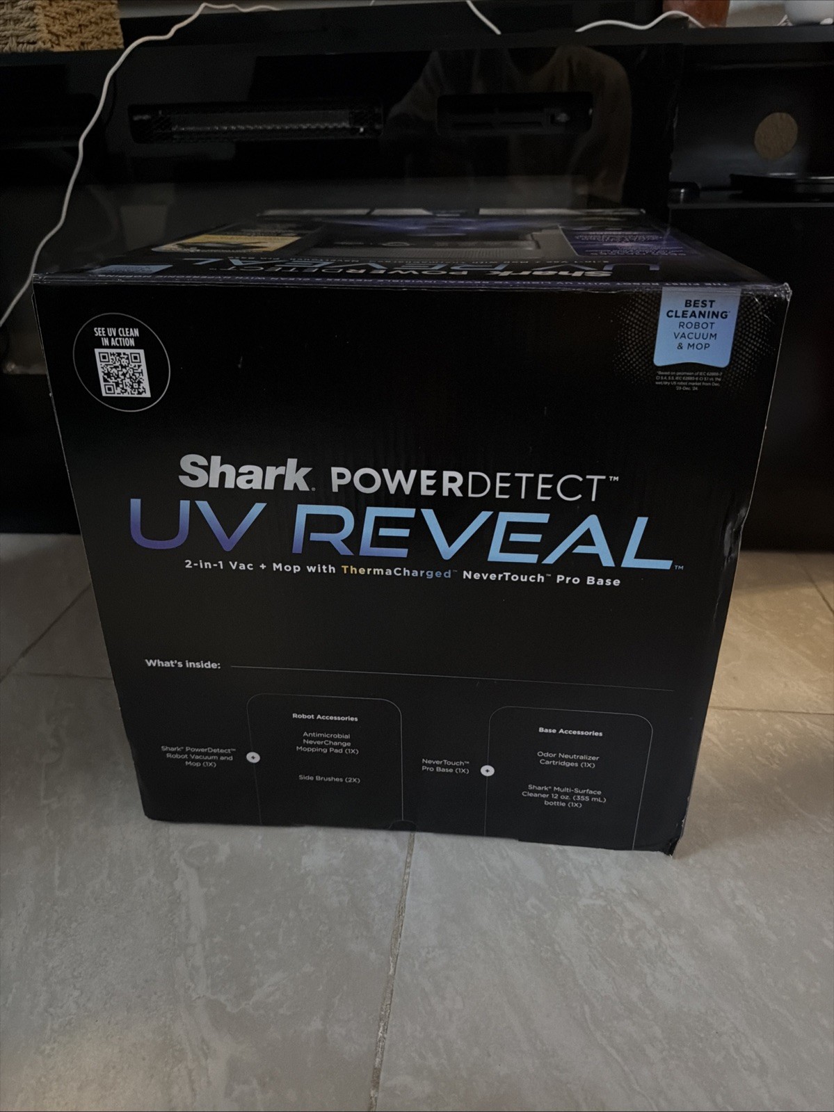 Shark PowerDetect UV Reveal – Robot vacuum cleaner and mop 2 in 1, black, RV3020