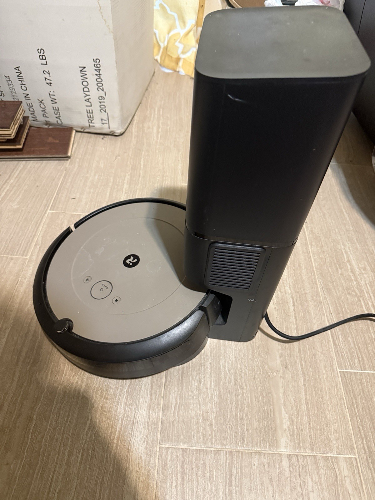 iRobot Roomba il+ Robot Vacuum, Wi-Fi Connected Mapping, Self-Empties 60-Day