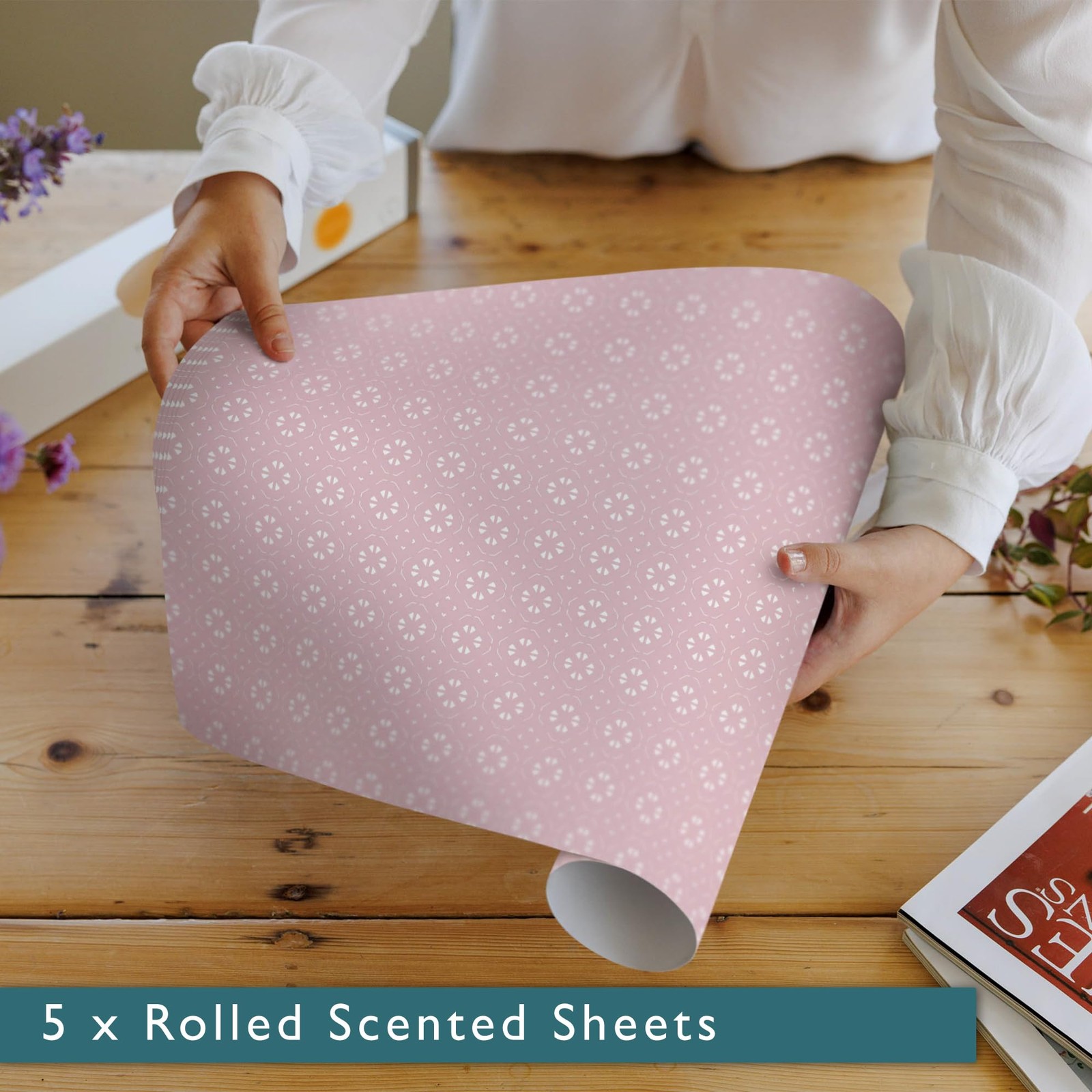 Fragrant Neroli & Bergamot Scented Drawer Liners In A Geometric Print In Helebor