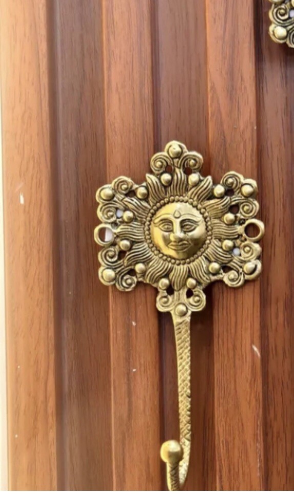 Handmade Yellow Brass Sun God Face Single Wall Hook Hanger Decorative Gift Piece