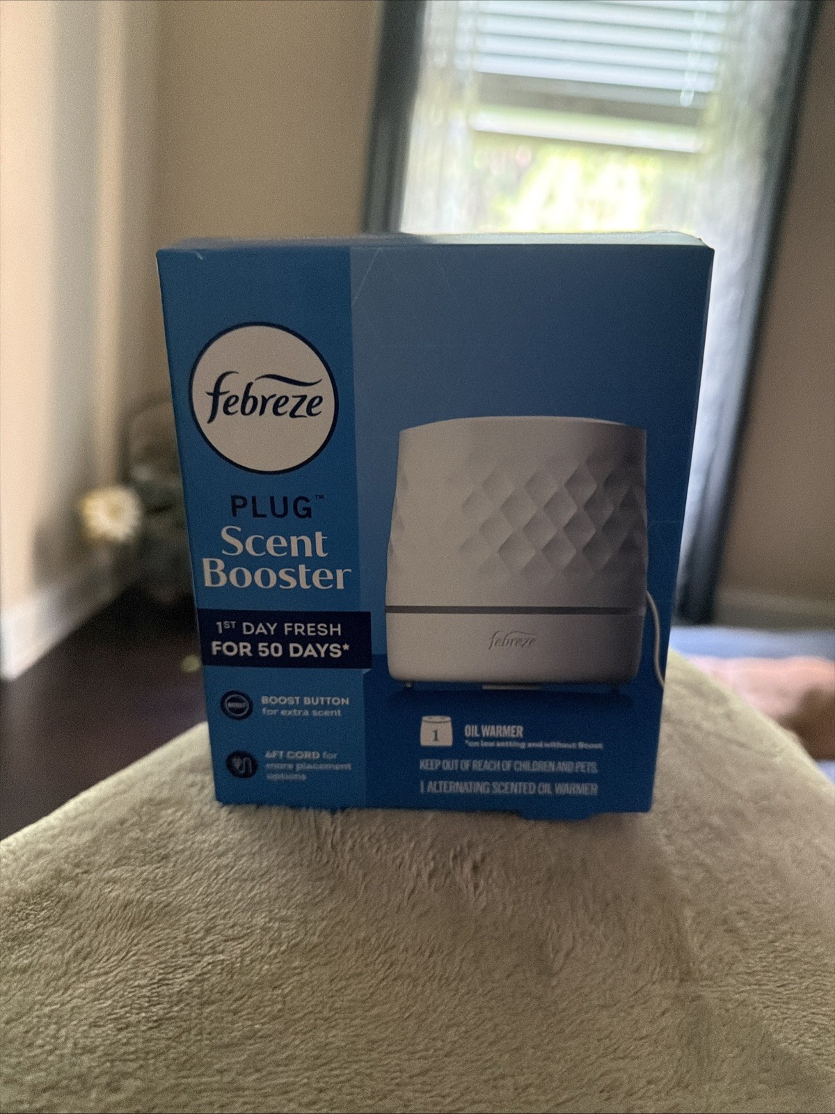 Febreze PLUG Scent Booster Continuous Scent Device Oil Diffuser New