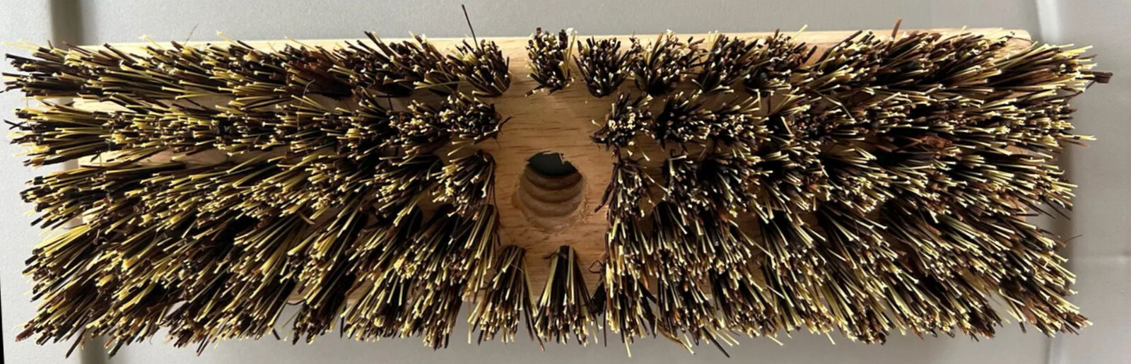 Contractor Grade Stiff DECK BRUSH Natural Fiber Blend Quickie #233 8-223JSINT-01