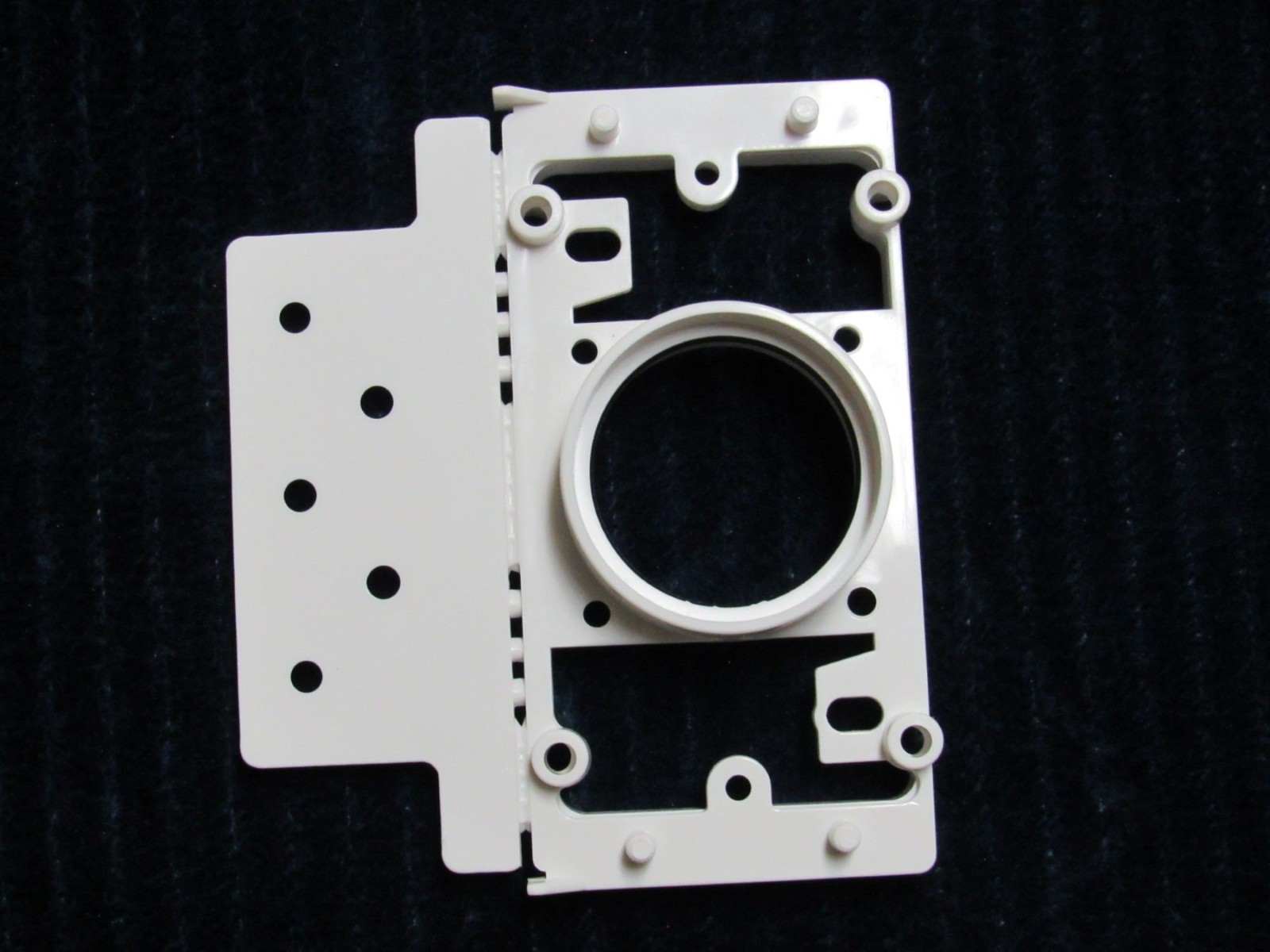 Inlet Mounting Plate 2″ Central Vacuum PVC Rough-in