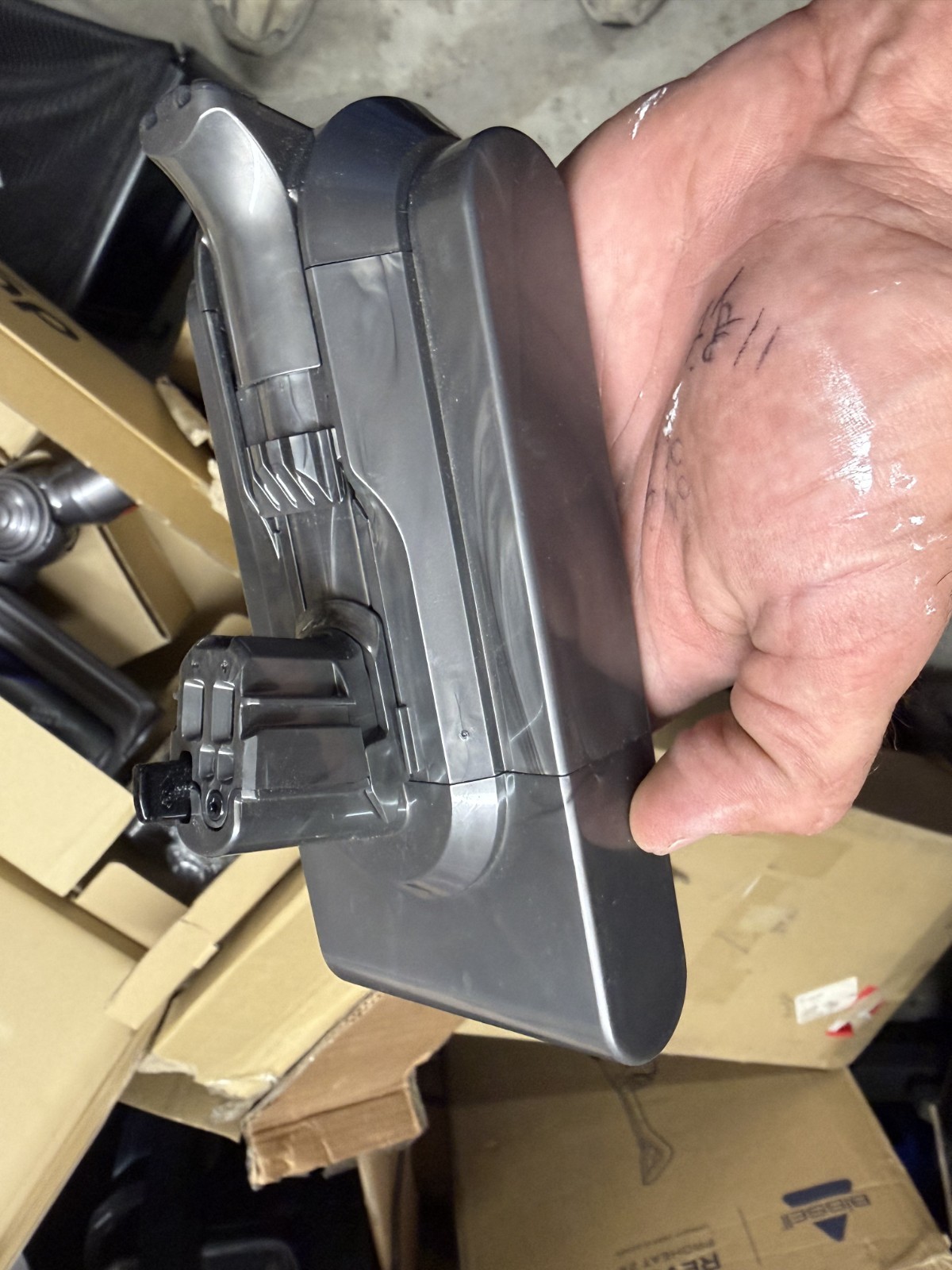 DYSON GENUINE GEN5OUTSIZE SV23 SV24 507147-07 972382-03 CLICK-IN BATTERY – GRAY