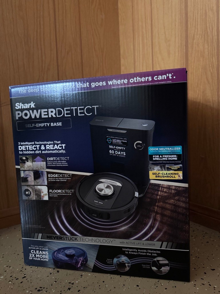 Shark PowerDetect Self-Emptying Robot Vacuum – RV2820AE | NEW IN BOX