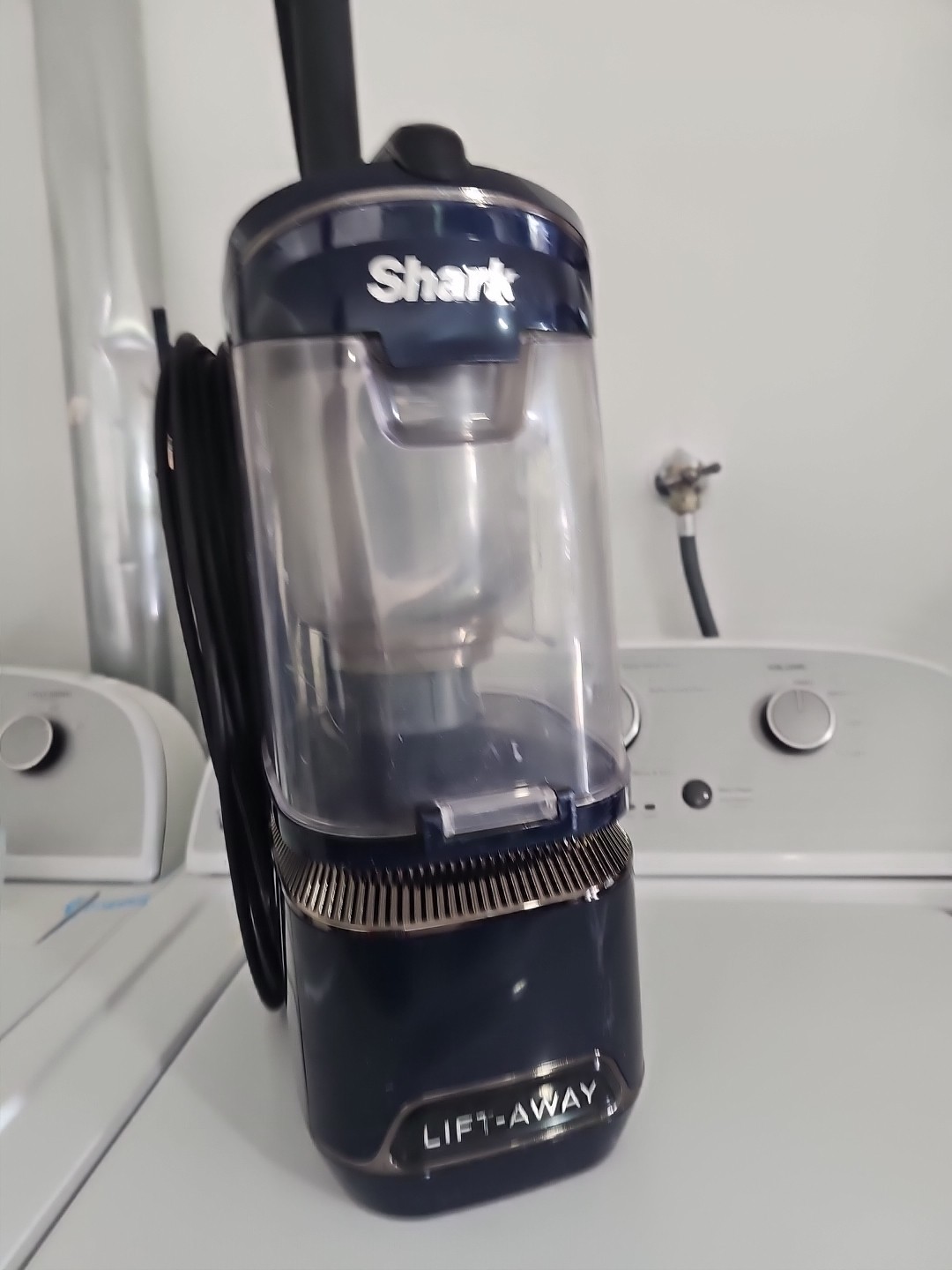 Shark UV850 Performance Lift-Away DuoClean PowerFins Upright Vacuum Cleaner