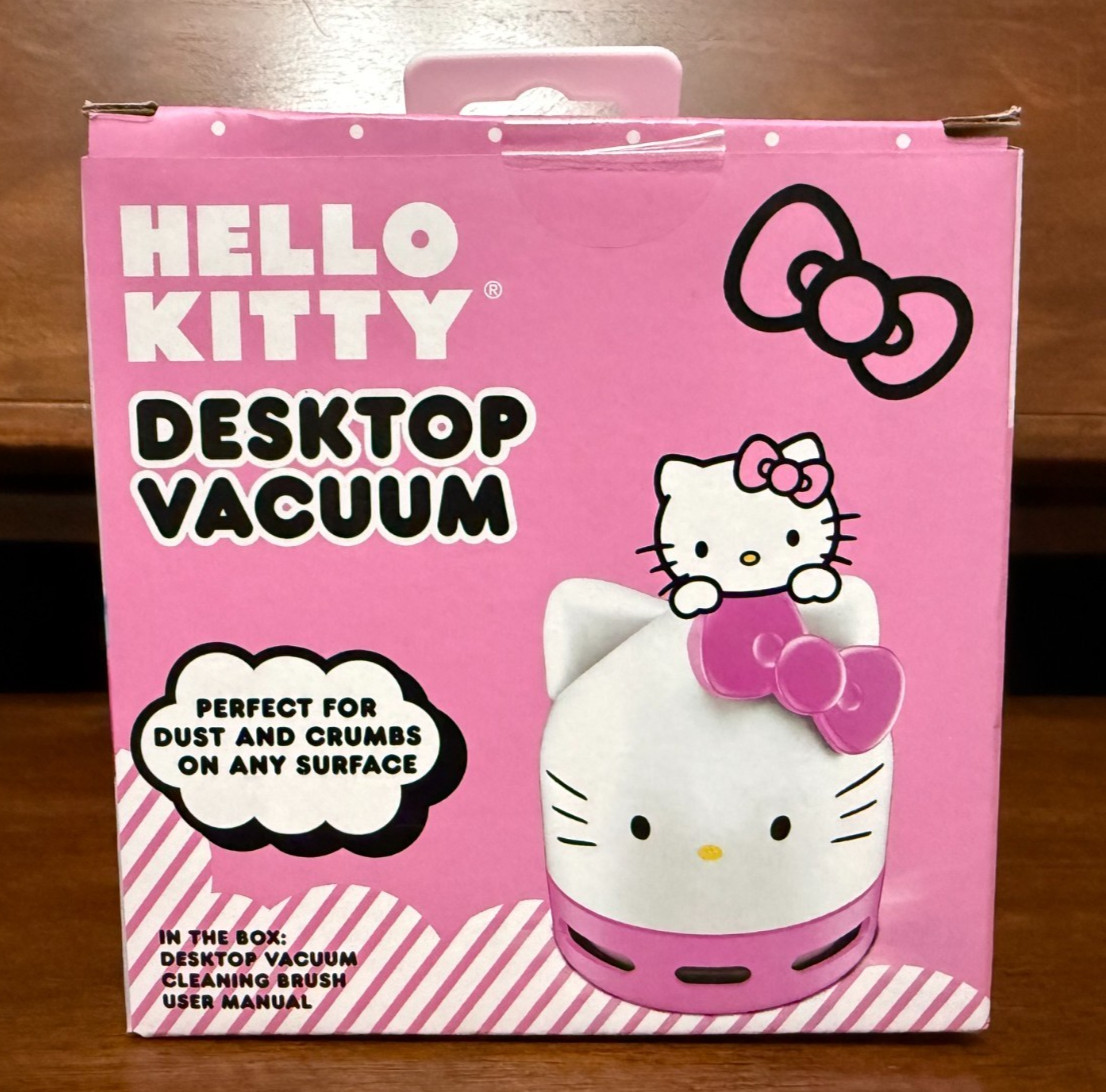 Sanrio HELLO KITTY Desktop Vacuum Battery Powered / Compact Handheld NEW IN BOX!