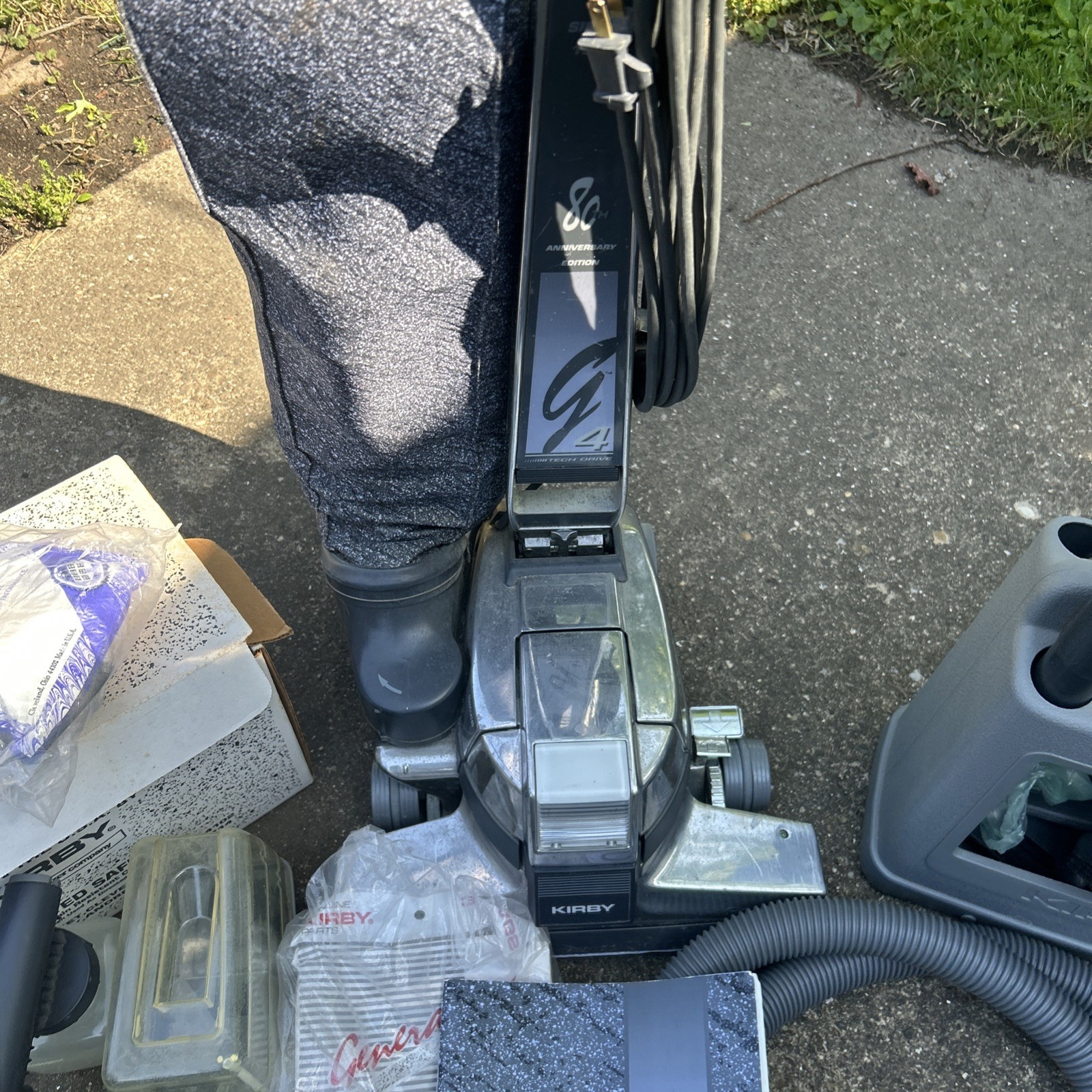 Kirby G4 Ultimate 80th Anniversary Vacuum Cleaner w/attachments Read