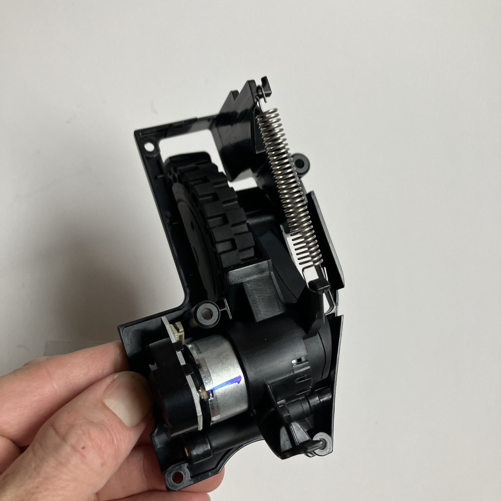 NEW Shark Matrix Plus AV26101EUS Left Wheel Drive Motor Assembly REPLACEMENT