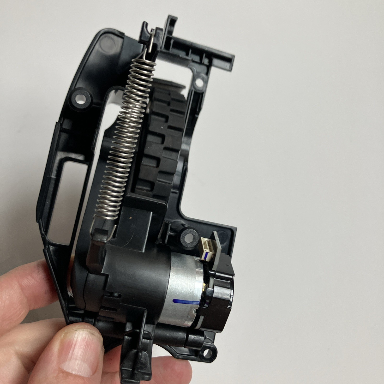 NEW Shark Matrix Plus AV26101EUS Right Wheel Drive Motor Assembly REPLACEMENT