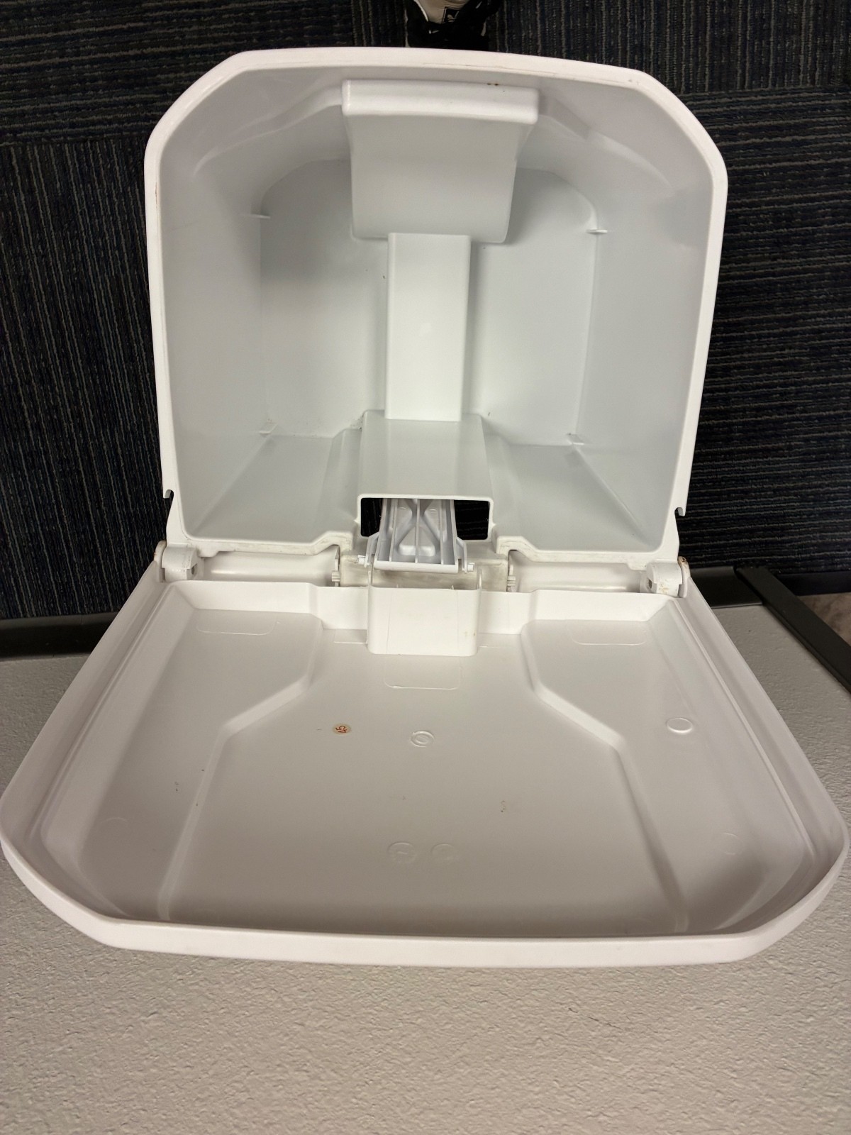 White Plastic Step-On Trash Can with Lid