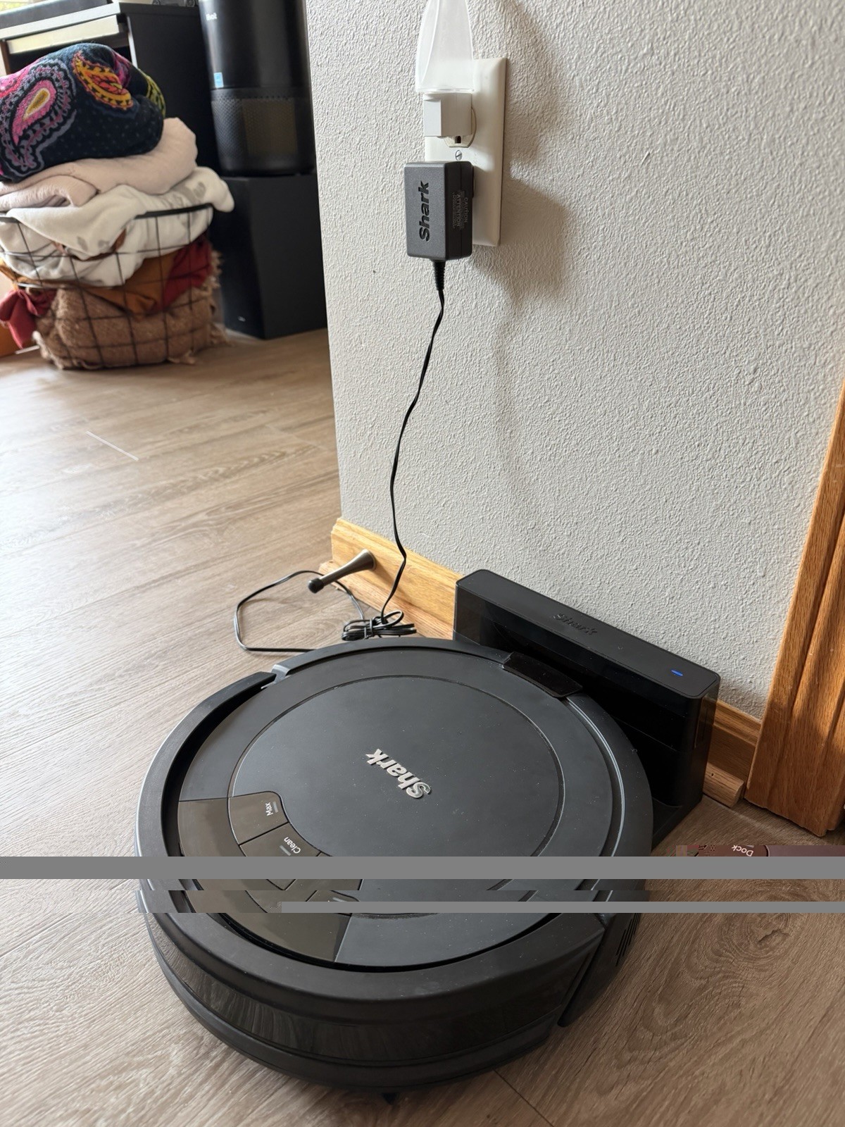 Shark RV754 Ion Robot Vacuum Wi-Fi Connected, Multi-Surface, Black