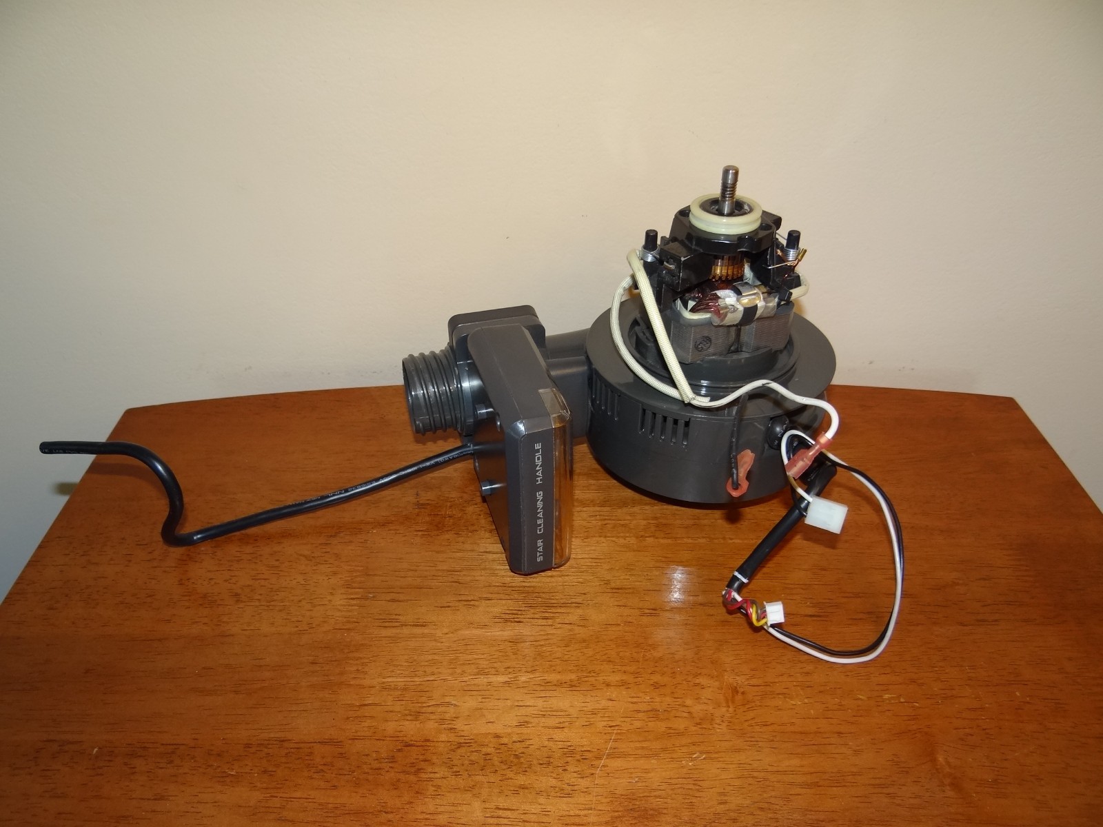 Hoover Platinum UH30010 Vacuum AMETEK Main 120V Motor 122156-00