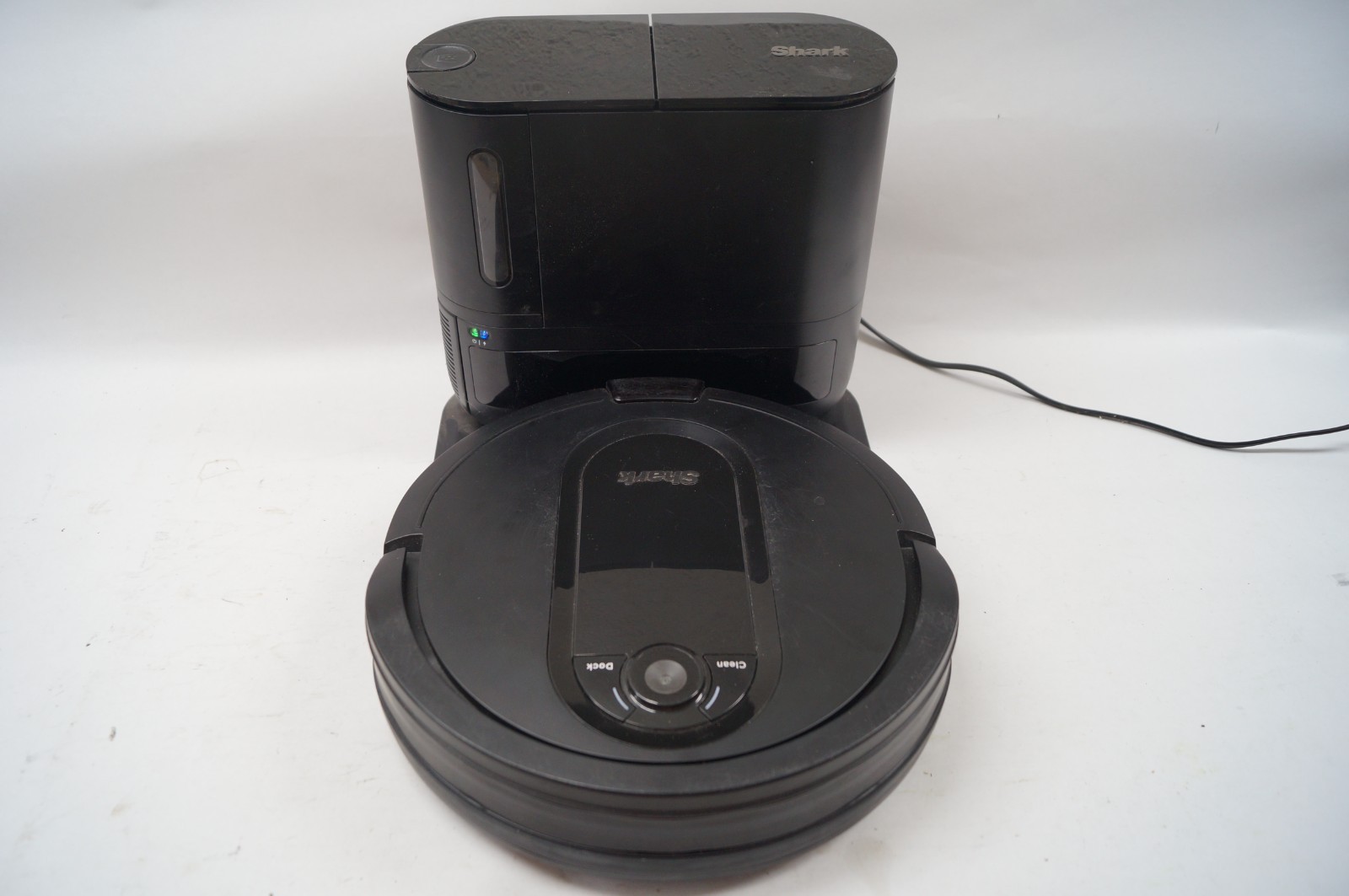 Shark UR1100S1US Robot Self-Empty Robot Vacuum Black EXC WORKING PoR C343
