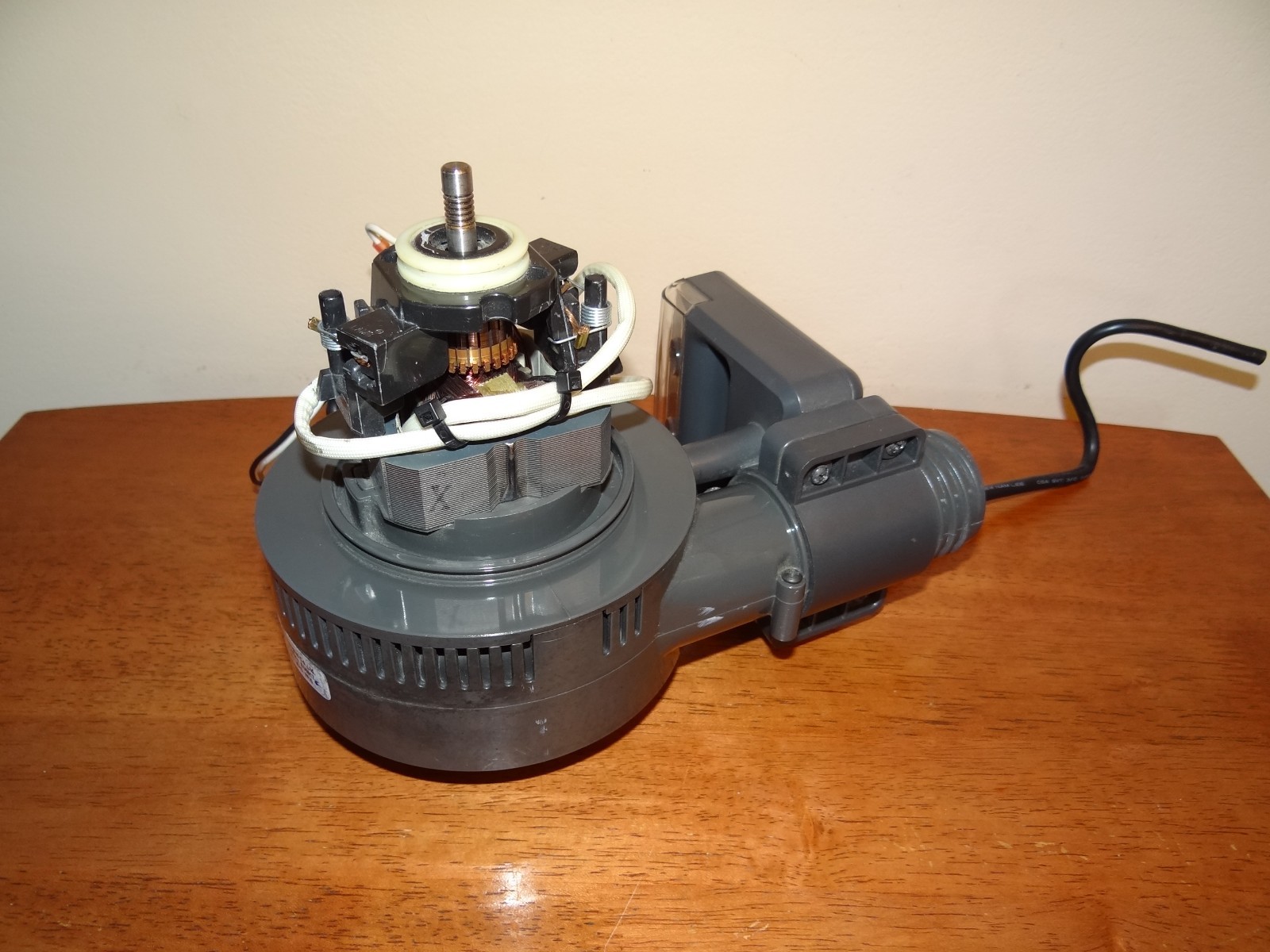Hoover Platinum UH30010 Vacuum AMETEK Main 120V Motor 122156-00