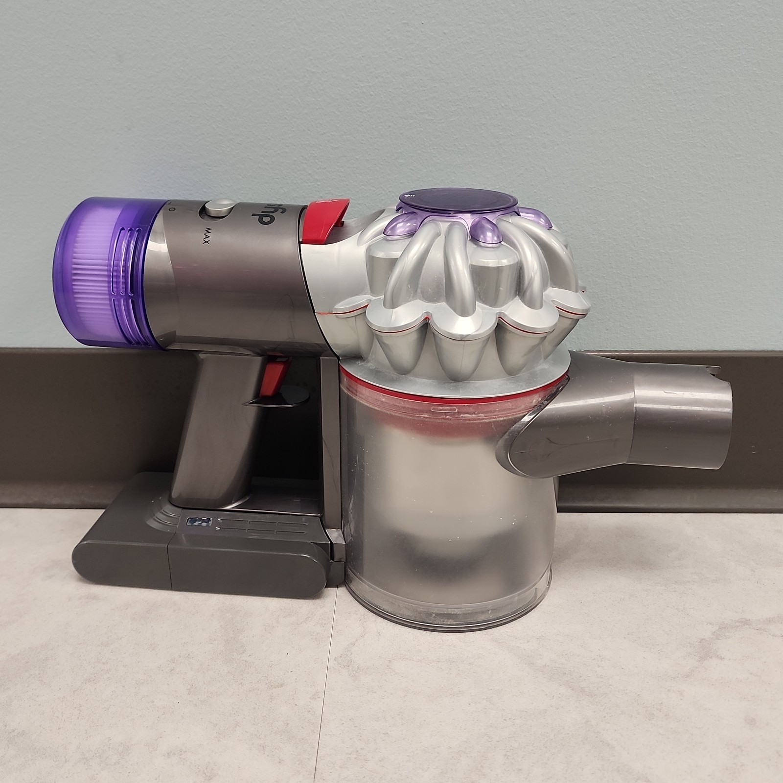 Dyson SV25 (2023 Version) V8 Fluffy HEPA Cordless Stick Vacuum & Accessories