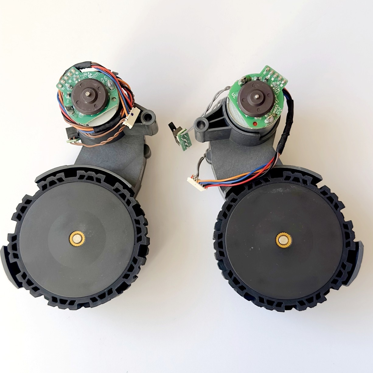 Drive Wheel for Roborock S8 MaxV Ultra/S8 Max Ultra Robot Vacuum Drive Wheels