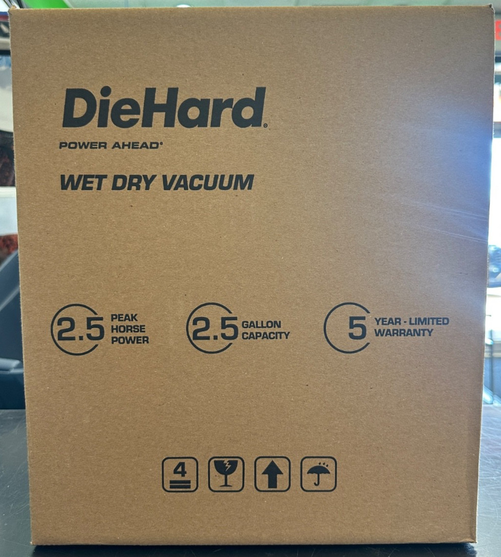 DieHard 2.5-Gallon 2.5 HP Wet/Dry Vacuum – 2.50 gal – Crevice Tool, Pick-up Tool