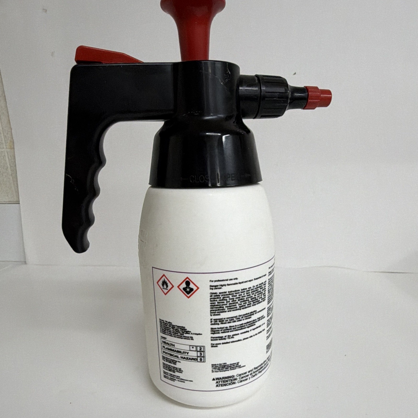 Lesonal Surface Cleaner Spray, Professional Use, 1L Handheld Bottle, MPN 1000005