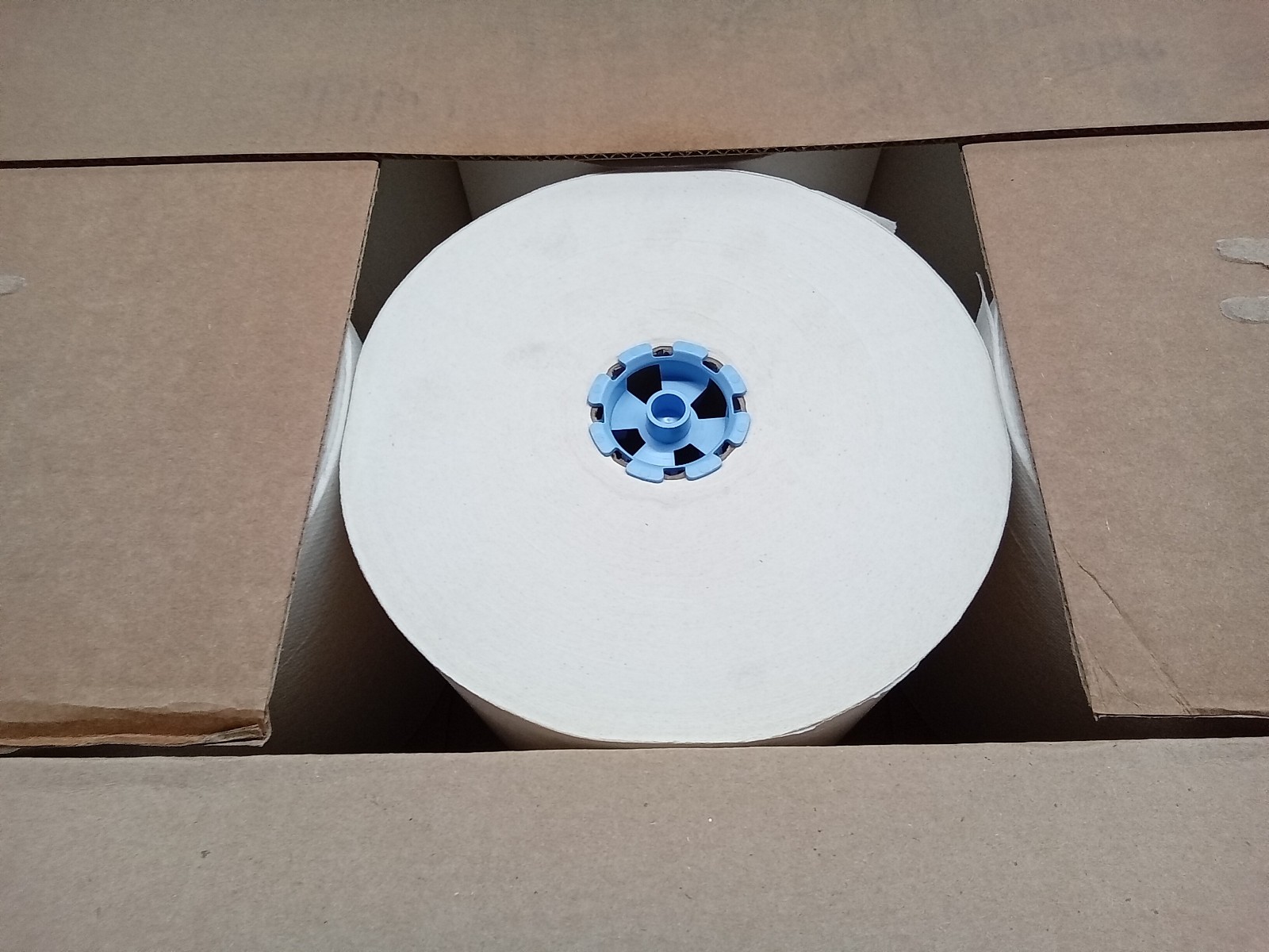Scott Pro Hardwound Paper Towel Rolls 1150 ft White Blue Core Case of 6 25702