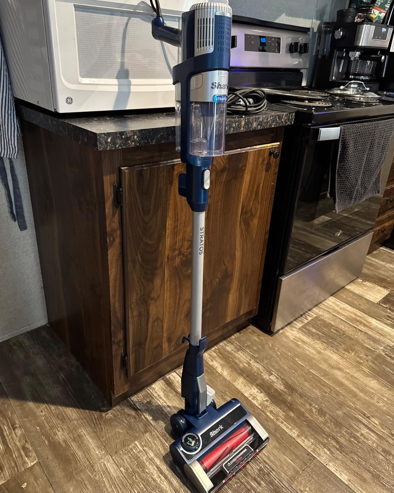 Shark Stratos Corded Stick Vac HZ3002 Navy Pet SelfClean DuoClean