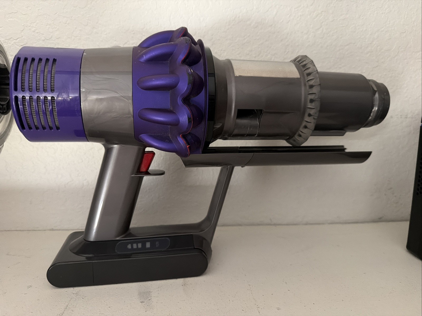 Genuine Dyson V10 SV12 Main Body Motor Cyclone Vacuum and battery only