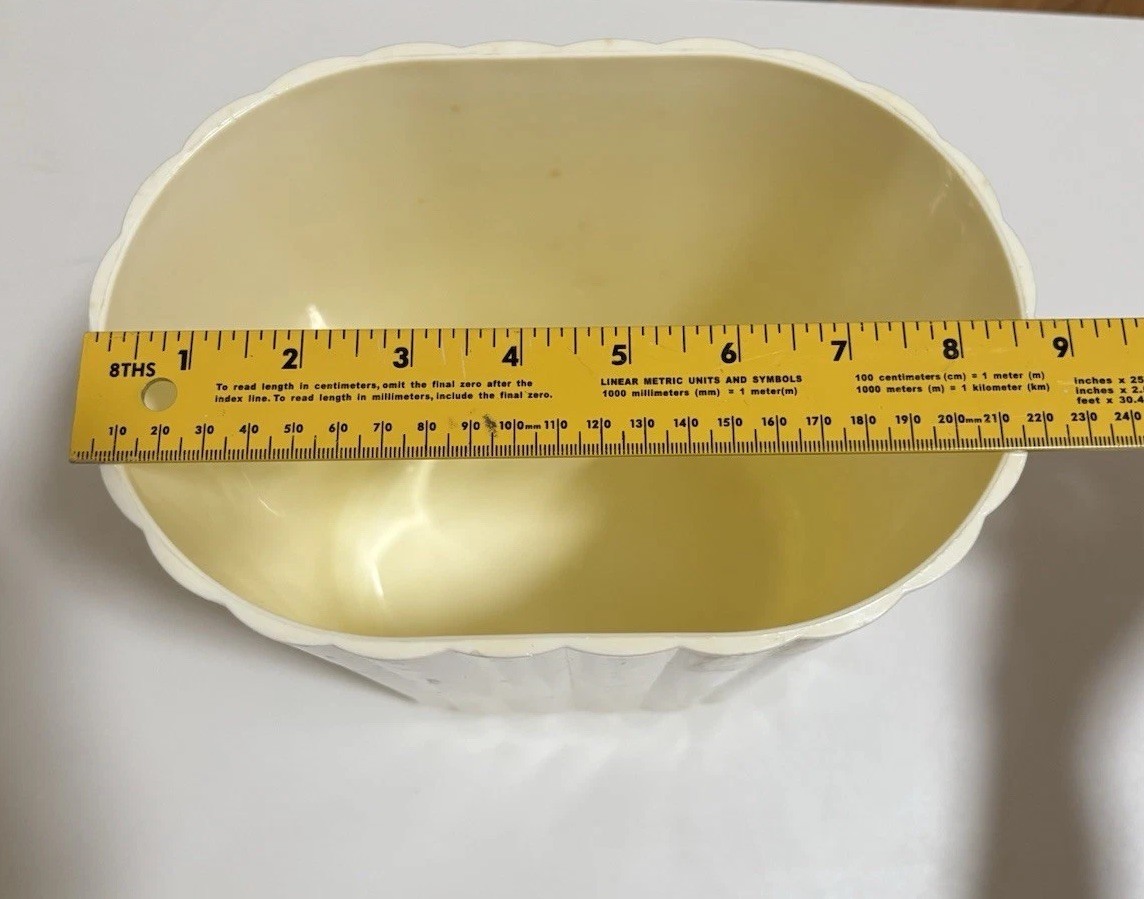 Vintage Scalloped Plastic Melamine Trashcan Waste Basket Mid Century Retro