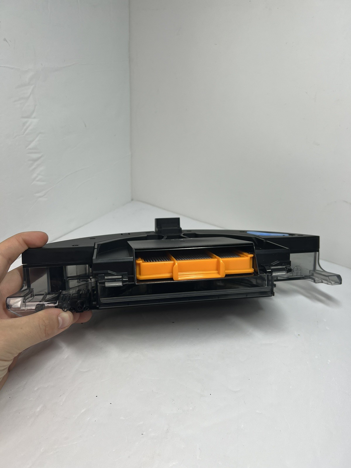 Shark PowerDetect NeverTouch Pro Robot Vac Replacement Dust Bin Only – Used