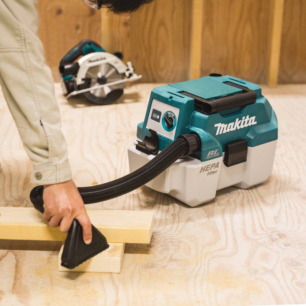 Makita 18V Lxt Li-Ion Brushless 2Gal Hepa Wet/dry Vacuum Tool Only