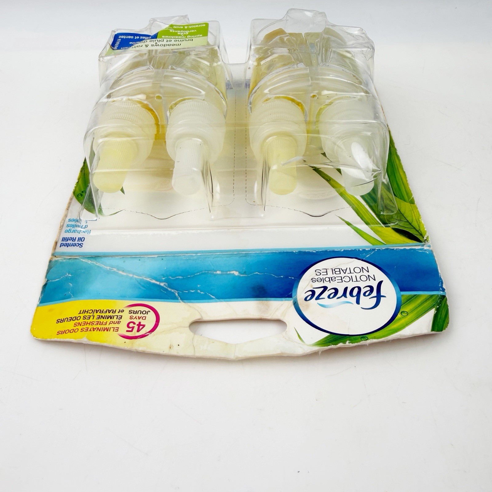 Febreze Noticeables Meadows & Rain Air Freshener 2 Refills 1.75 oz NOS *Read