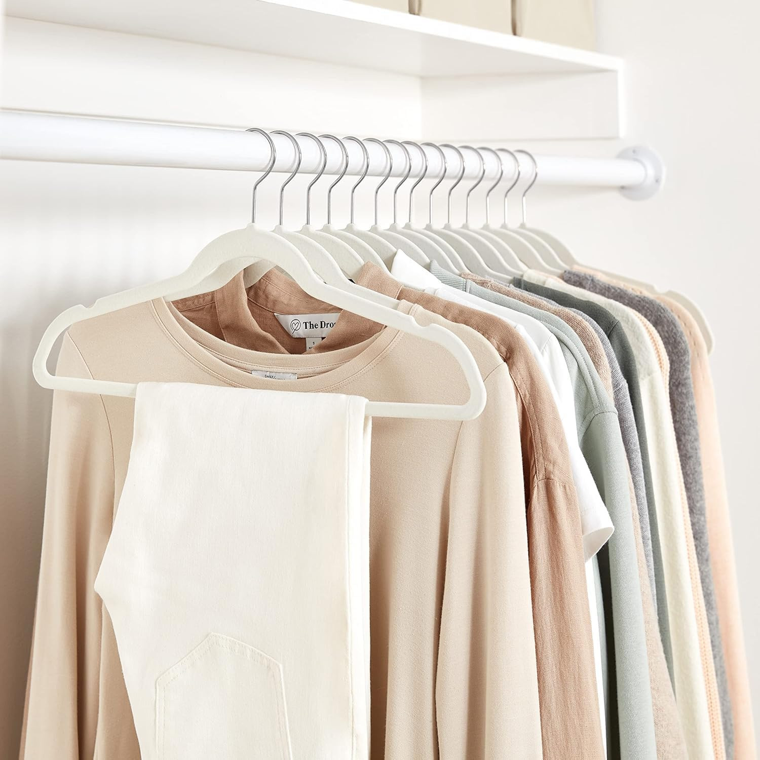 Slim Velvet Non-Slip Space Saving Suit Clothes Hangers, Closet Organizer, Ivory/