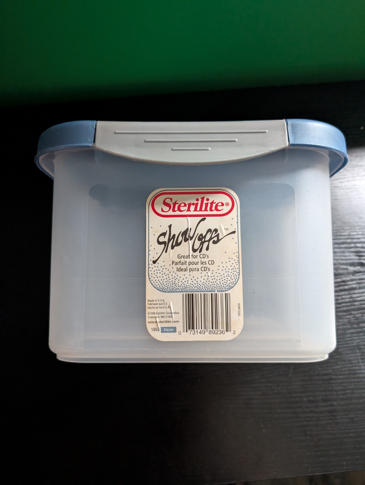 Vintage STERILITE Show Offs 1998 Glacier 1892 Gray Handle Snap Lid USA