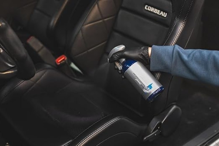 500ml Anti-Static Plastic Cleaner with UV Protection for Automotive Interiors