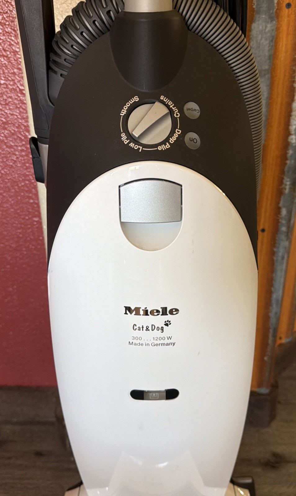 Miele Cat & Dog Upright Vacuum Model: S7260 Made In Germany