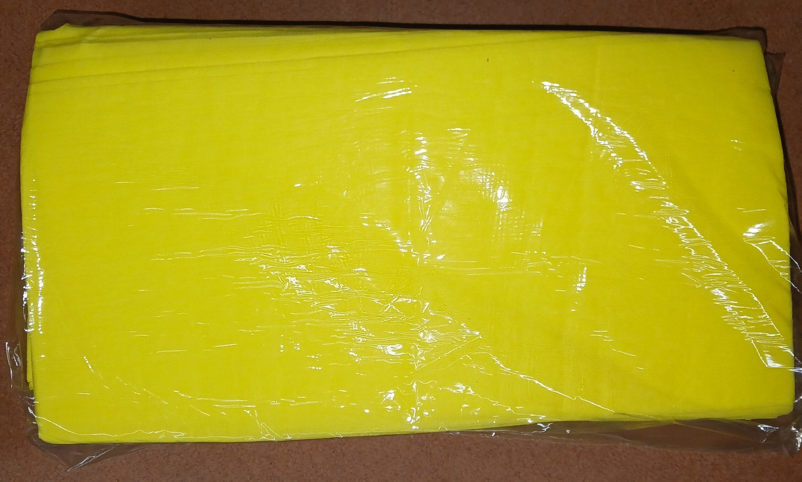 DS-M Yellow Treated 1/8 Fold Dust Cloth 24″ x 24″ (Pack Of 50) N-GDSMQPY3