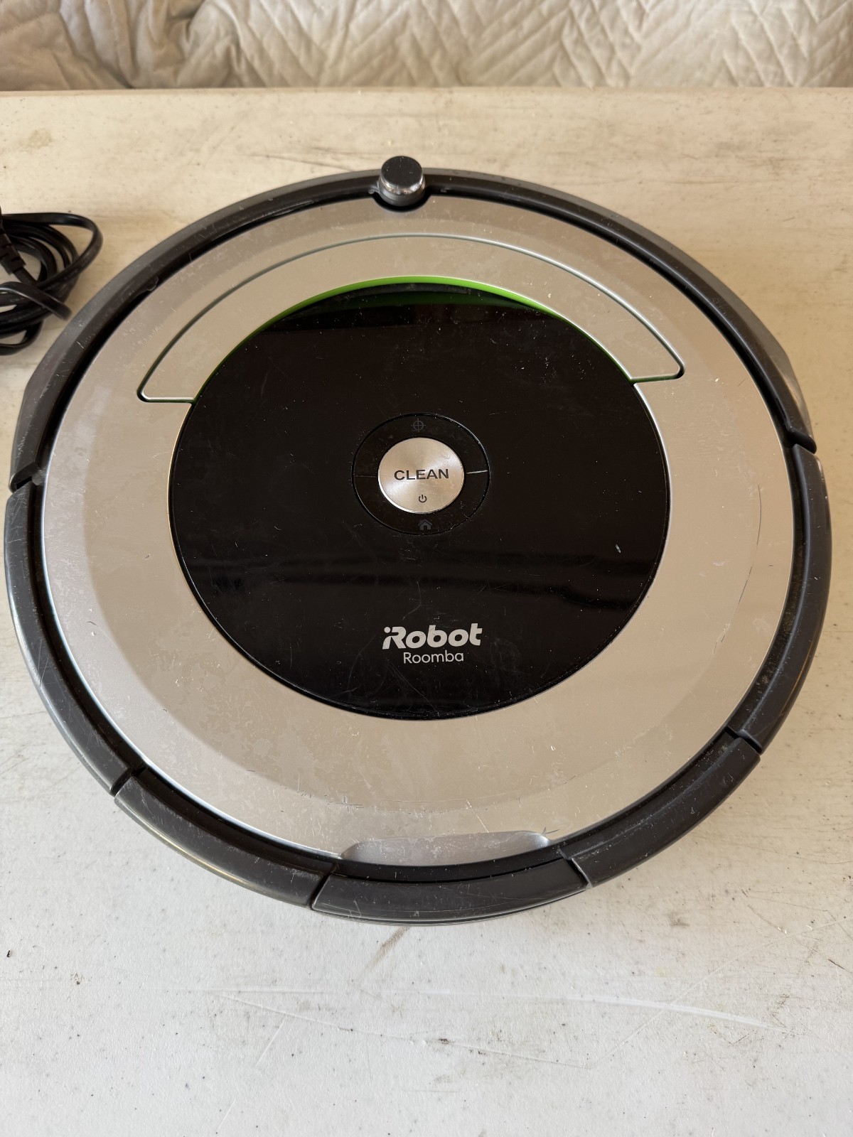 iRobot Roomba 690 Wi-Fi Connected Robot Vacuum Cleaner with Charger and Extra+