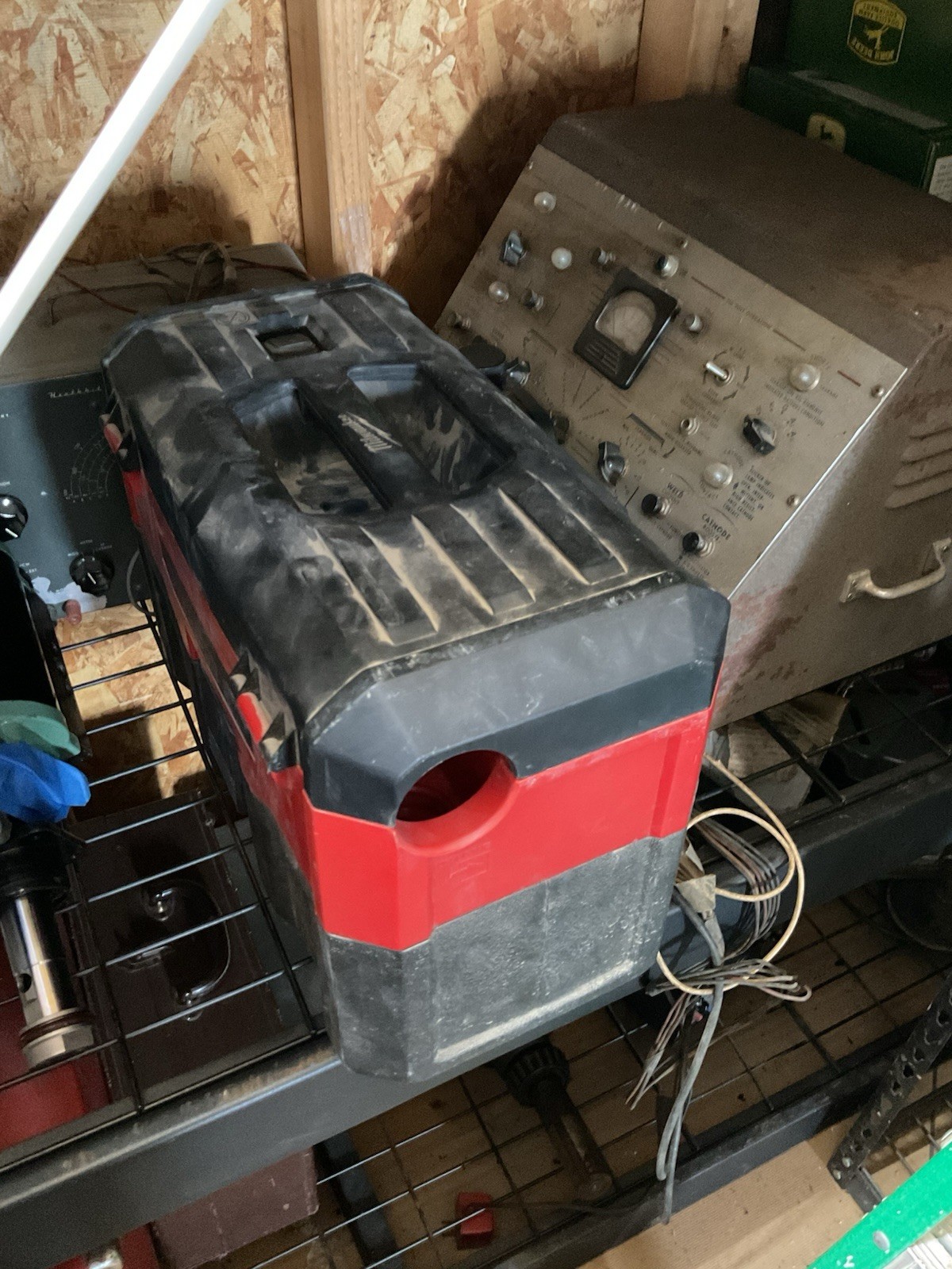 Milwaukee M18 18 Volt 2 Gallon Cordless Wet/Dry Vacuum, 0880-20 No Hose!