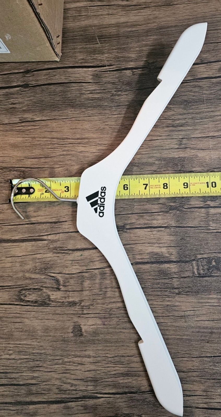 ADIDAS 25 Pk Durable Heavy Duty Designer Coat Hangers W/ Swivel Hook 17.5In