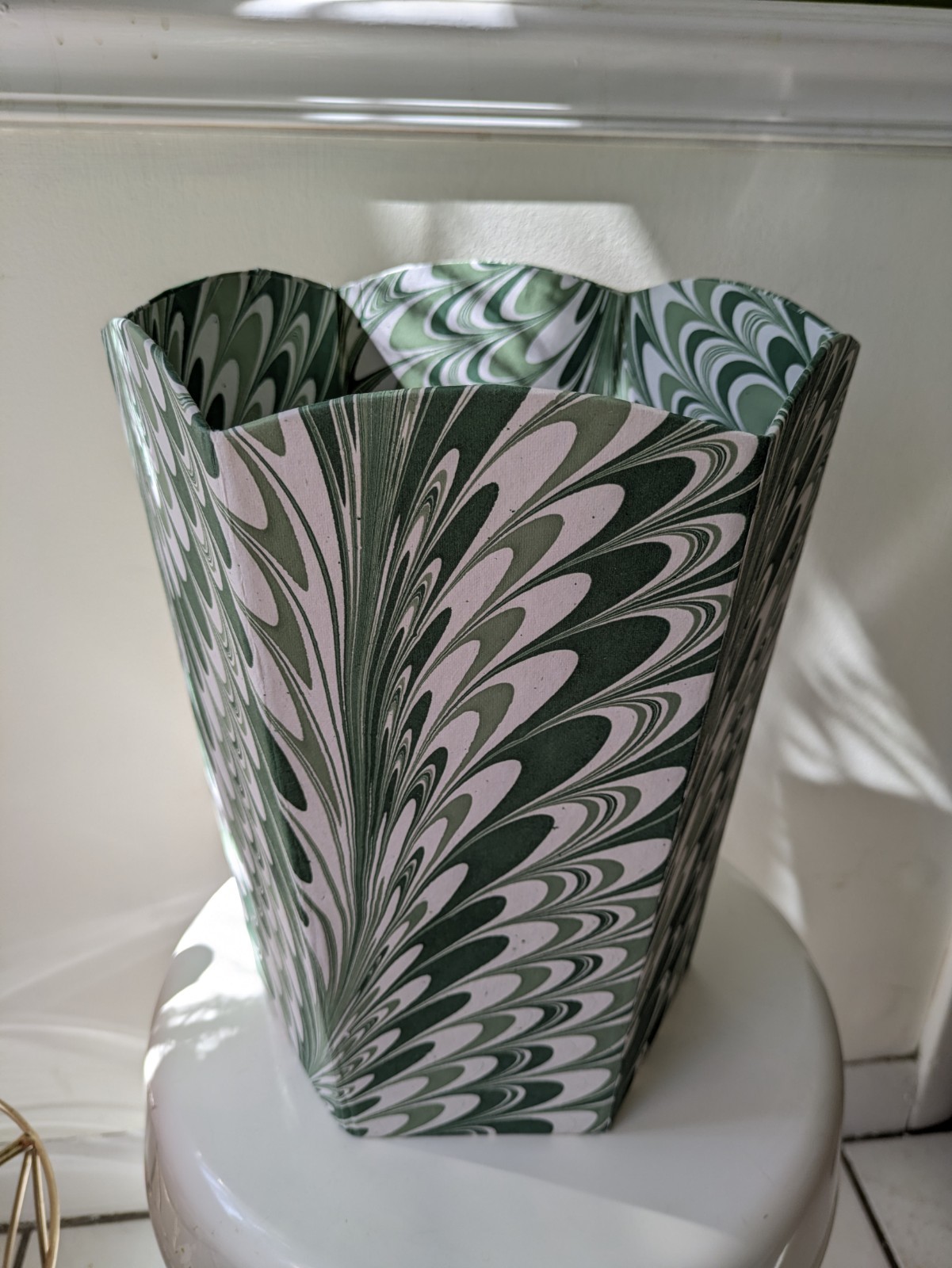 Retro Weezie Marble Green Scalloped Waste Basket Collapsable Trash Bin