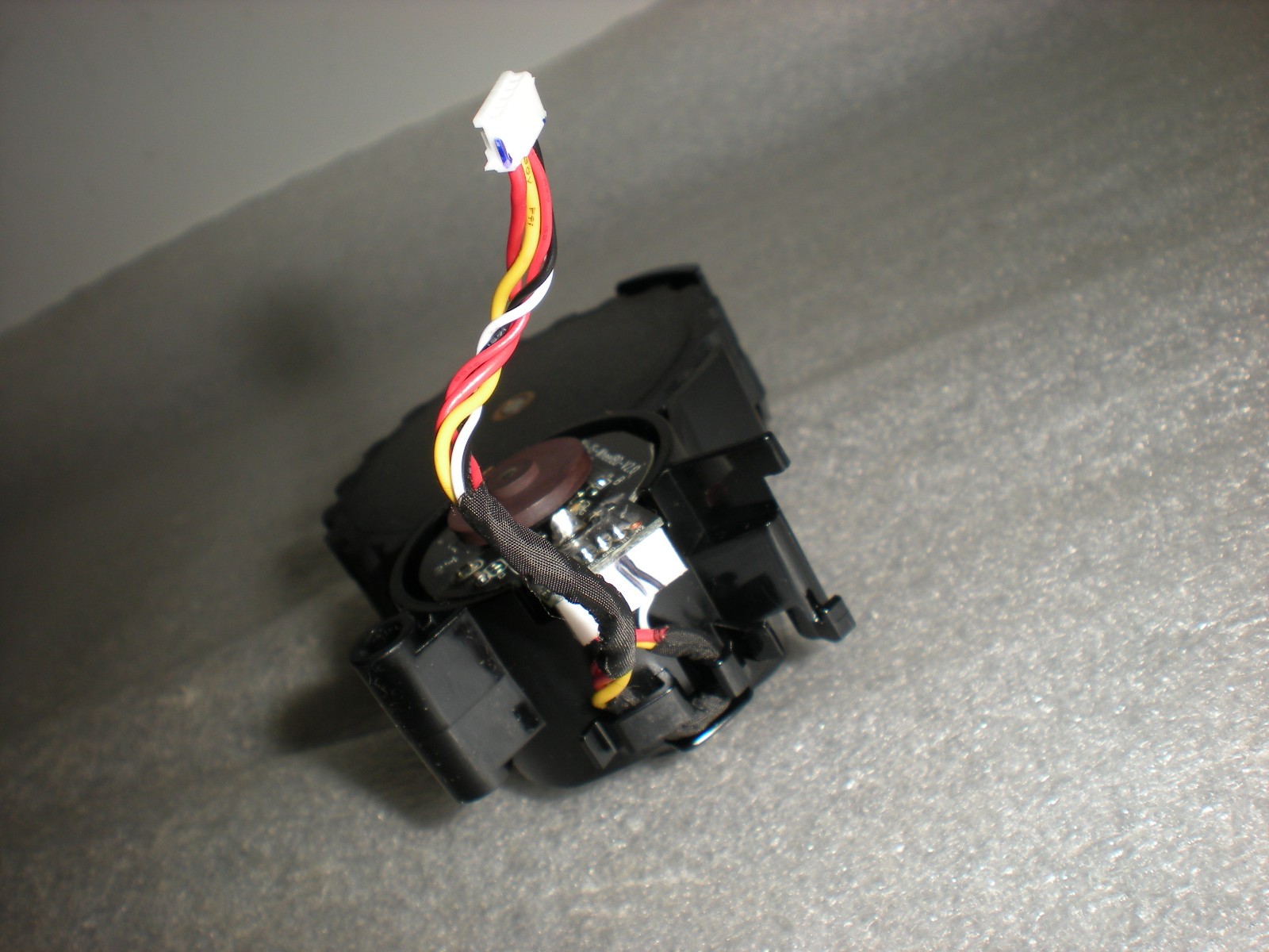 New Genuine OEM iRobot Roomba Combo Vac Essential Q011020 Robot Left Wheel Motor