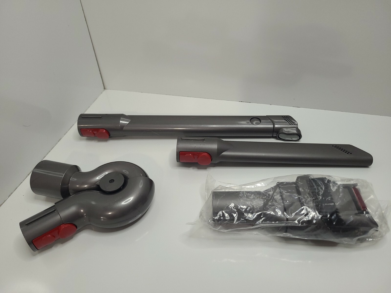 Dyson V8 Quick Release Up Top Adaptor And 3 attatchments