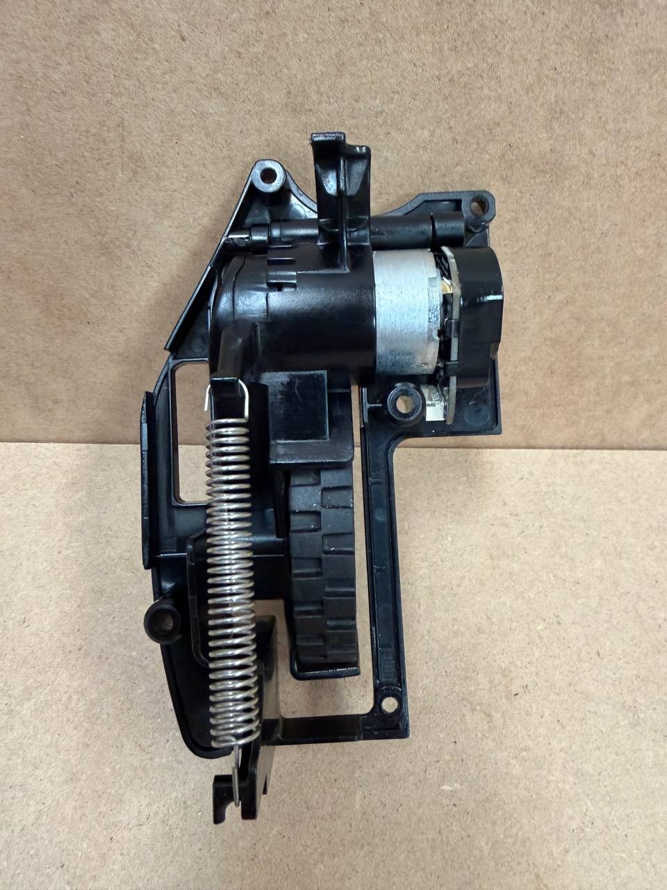 OEM Shark Robot Left Drive Wheel for RV2520AZUS AV2610WA RV2610WACA RV2600WA