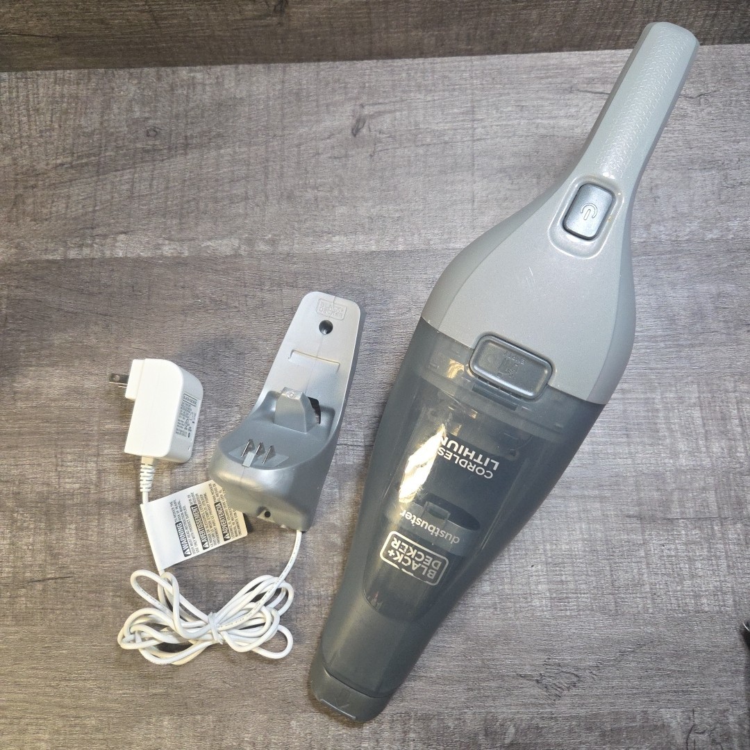 Black & Decker Cordless Dustbuster HNVC220B, w/ Charger – Tested *no filter