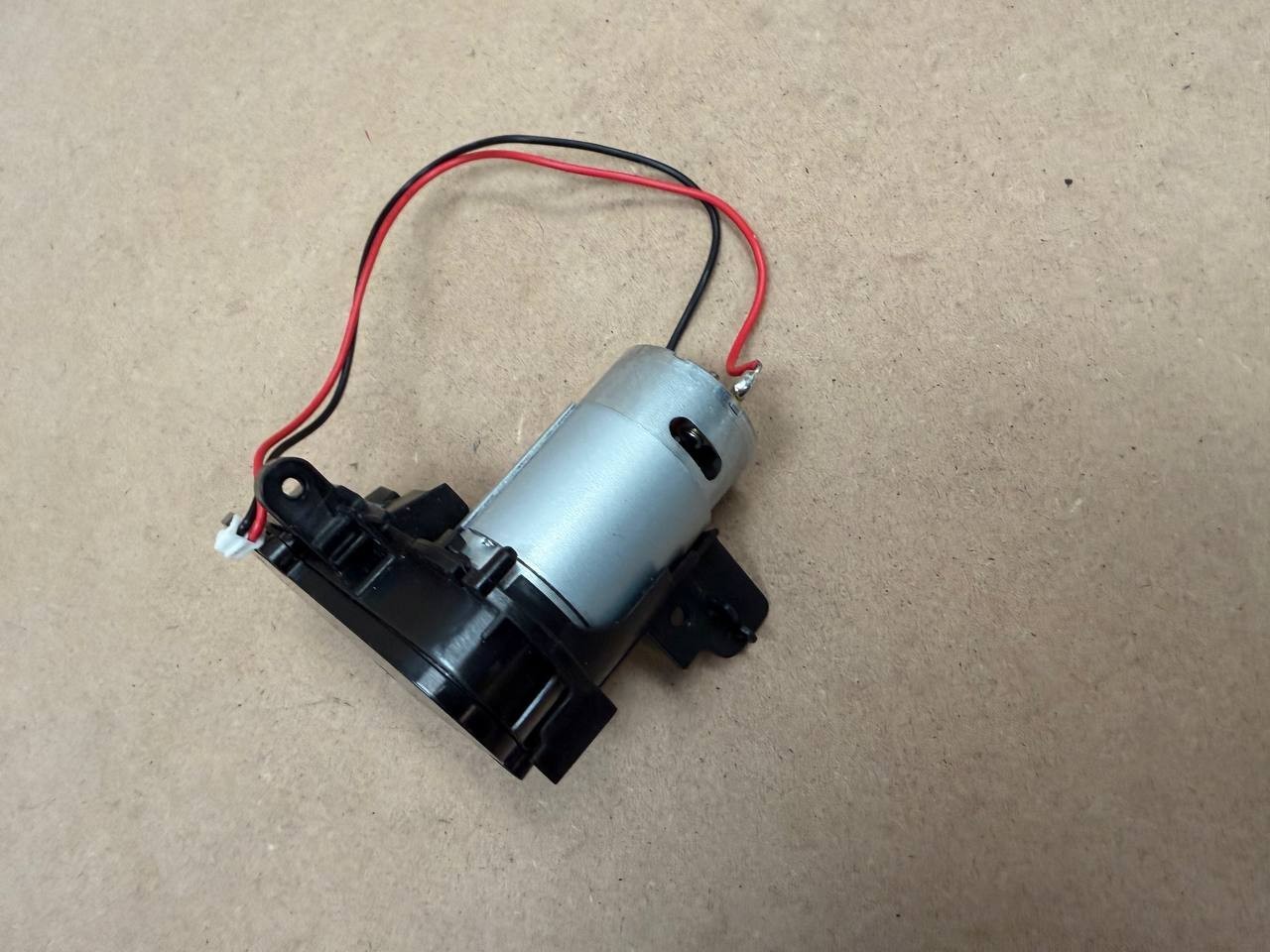 Shark Matrix Robot Vacuum Main Roller Brush Motor RV2320EGUS Replacement Part