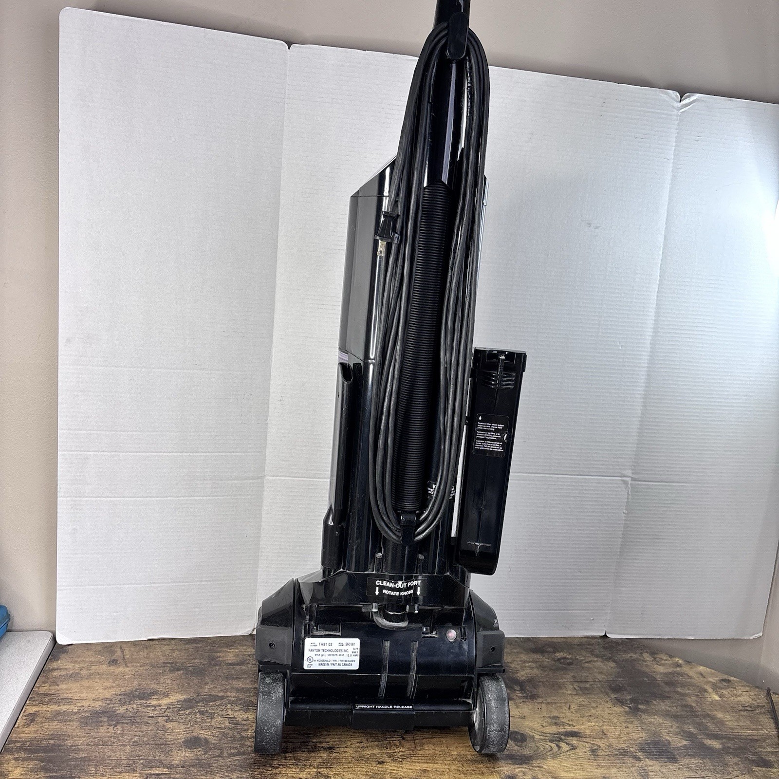 Fantom Thunder Upright Vacuum TH51 02 – 120V Tested Working Bagless